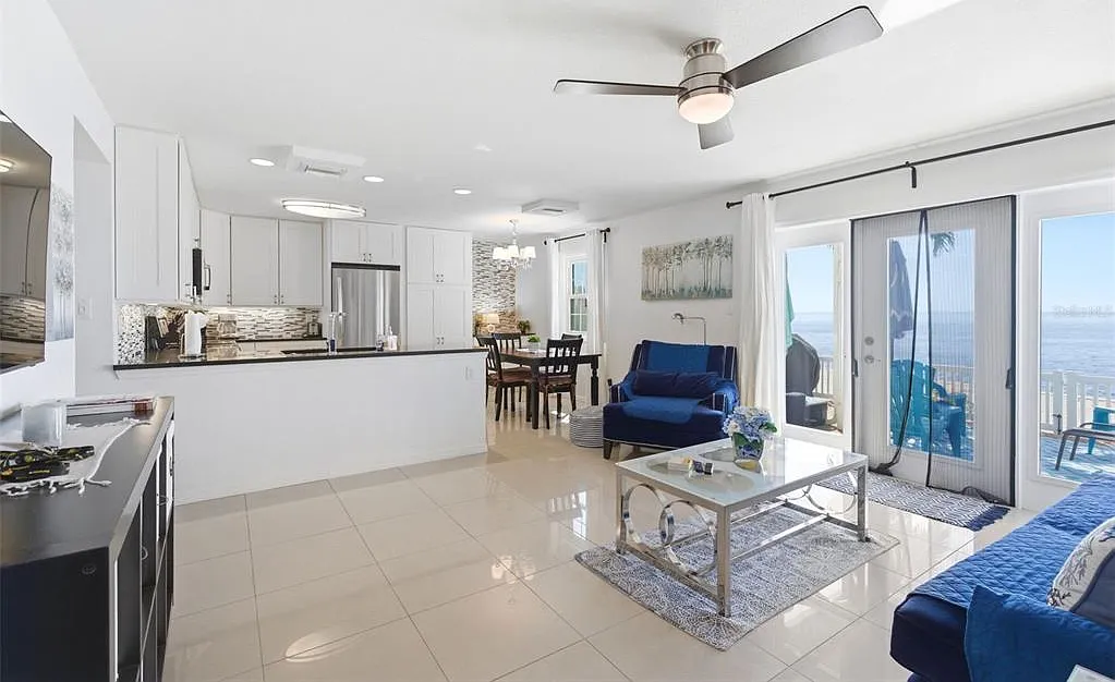 2 bed, 1.0 bath, 825 sqft, $3,500 — Photo 4