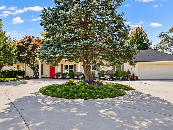 5th image of 3325 Stoneybrook Dr
