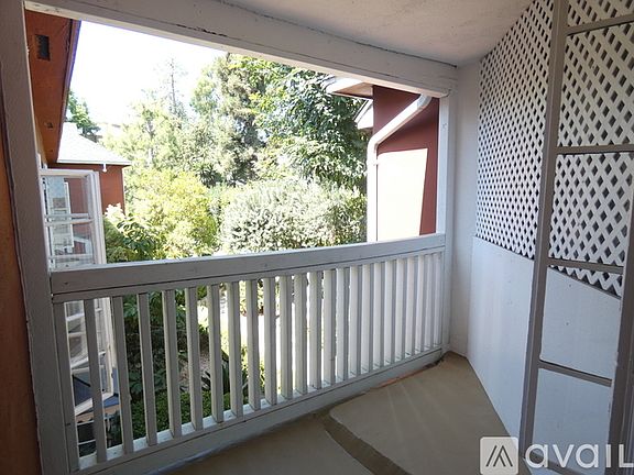 2nd image of 1240 N Orange Grove Ave #1246-2