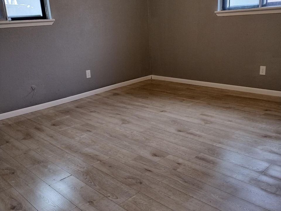 2nd image of 128 Moonlite Ln
