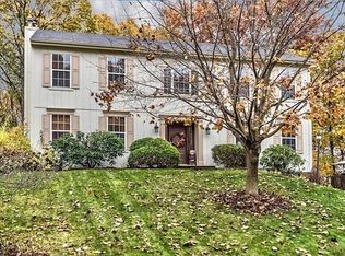 417 Monmouth Dr, Cranberry Township, PA 16066