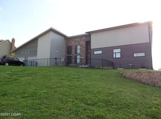 5005 Driftwood Ln, Carthage, MO 64836