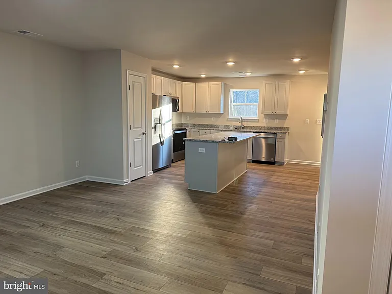657 R Wilson Loop — Photo 6