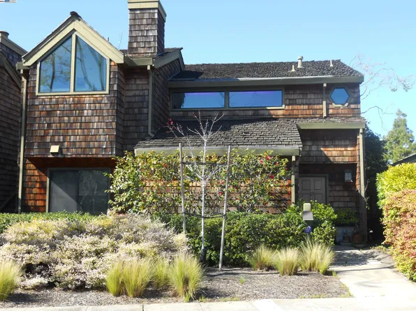 725 Harbor Rd, Alameda, CA 94502
