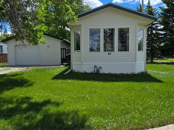 40 Mobile Dr, Three Hills, AB T0M 2A0