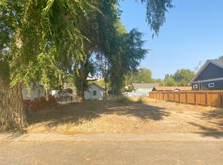 1006 Wisconsin Ave, Tieton, WA 98947