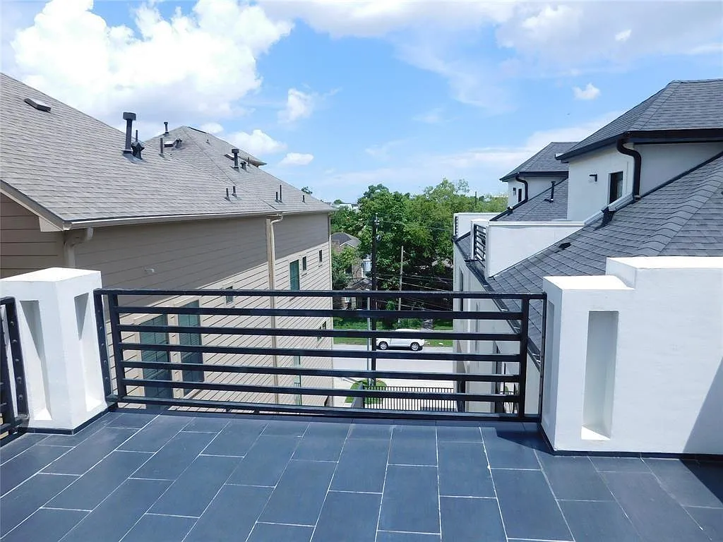 Building Photo - 4506 Austin St #A
