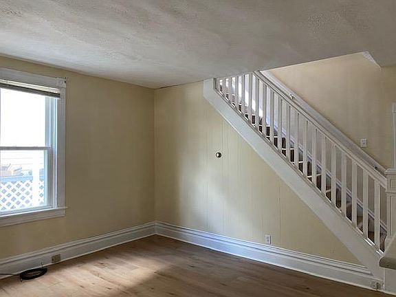 4th image of 510 N Pennsylvania Ave