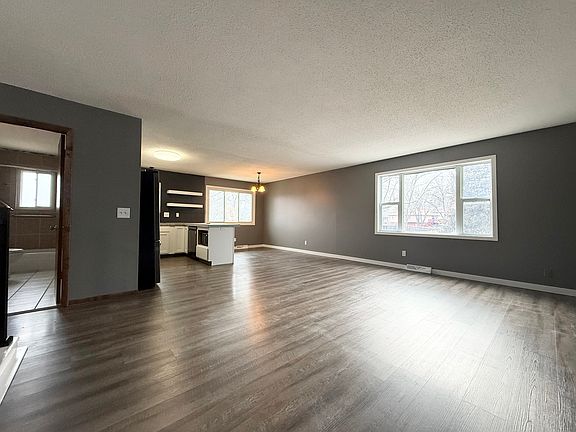 3rd image of 9723 Ogden Cir