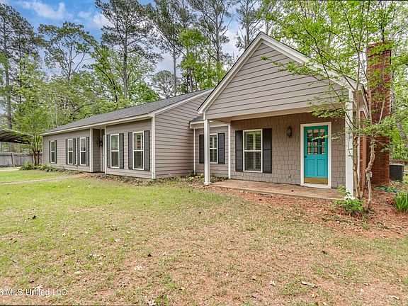 2nd image of 210 Sandpiper Rd
