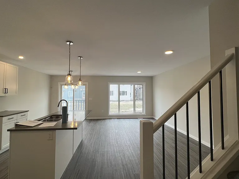 31 Ivy Row #31 — Photo 6