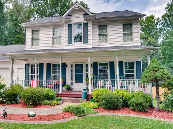 3720 25th Street Pl NE, Hickory, NC 28601