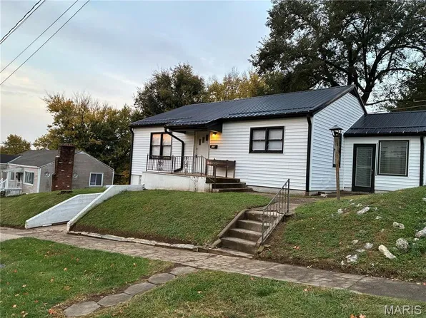 615 N Hawkins Ave, Hannibal, MO 63401