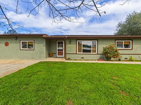 3rd image of 442 Cassou Rd