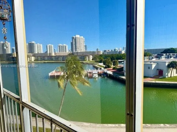 2859 Leonard Dr APT G403, Aventura, FL 33160