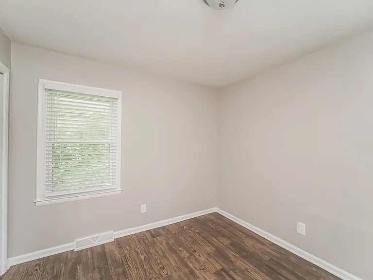 4944 Springview Rd — Photo 13