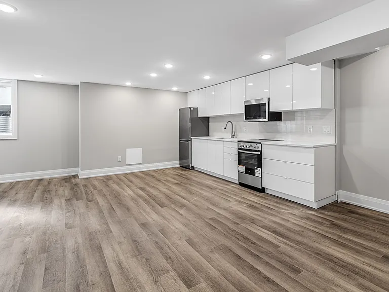 505 Churchill Ave N #5 — Photo 5