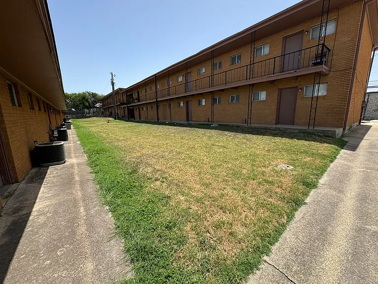 808 Safady Ave — Photo 9