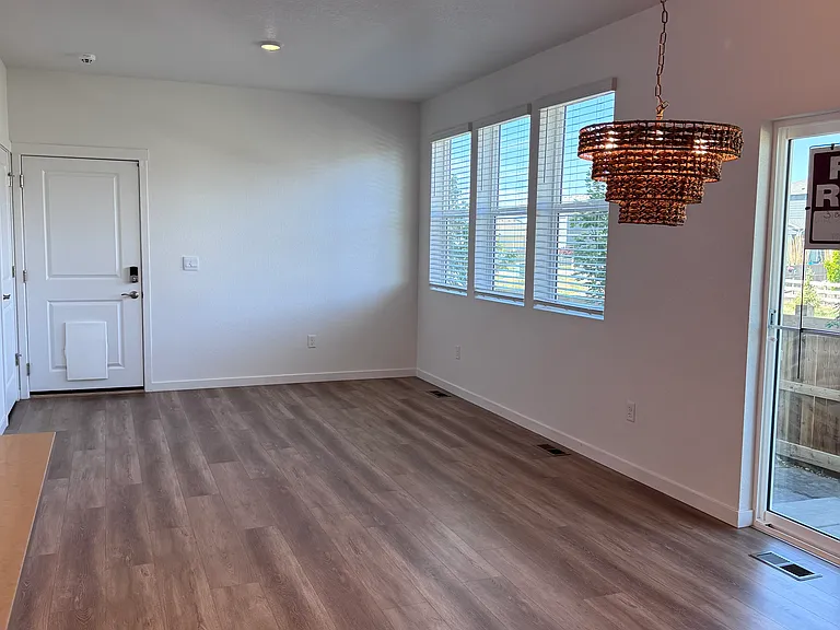 962 Andrews Crest Dr — Photo 10