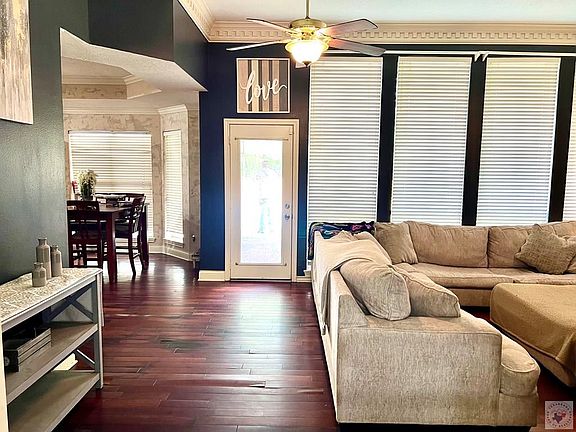 5th image of 9 Dana Ln