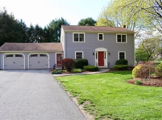 32 Metcalf Dr, Cumberland, RI 02864