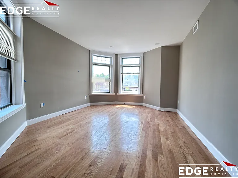 1914 Beacon St #1 — Photo 6