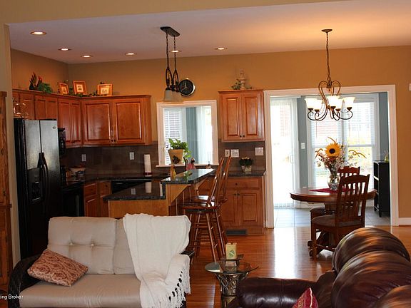 20141030195555530775000000-o