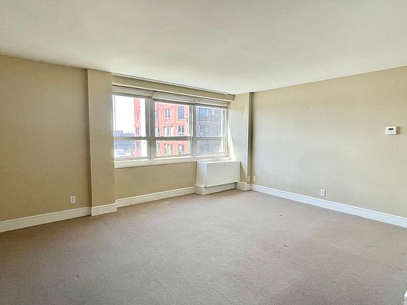 3rd image of 210 N 17th St Unit 709