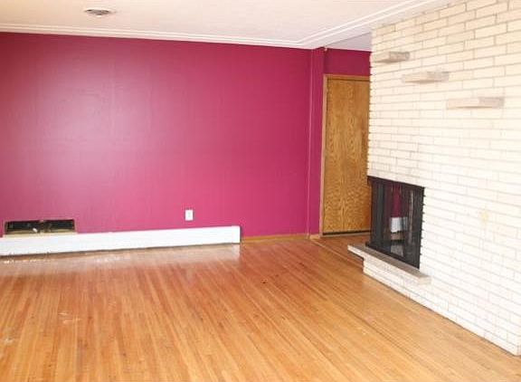 3rd image of 7732 Florida Cir N