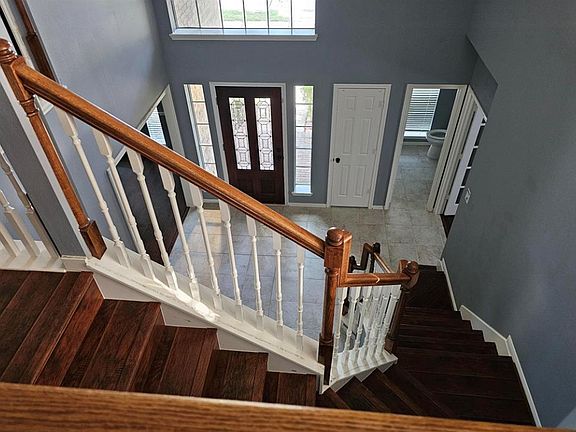 4th image of 9407 Sundance Dr