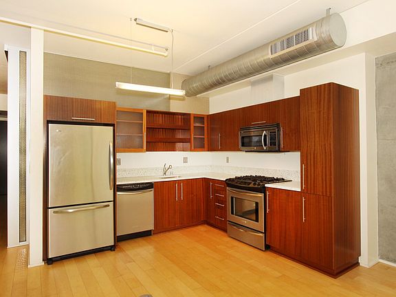 3rd image of 1100 S Hope St APT 609