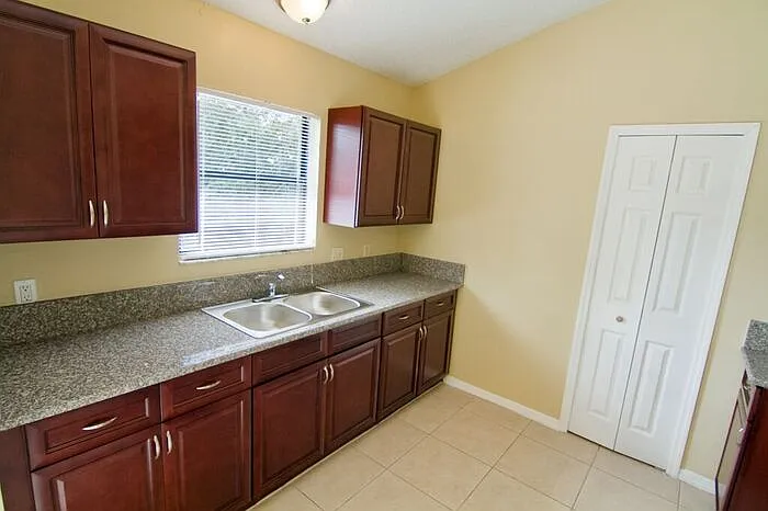 3224 Chamberlain St — Photo 4