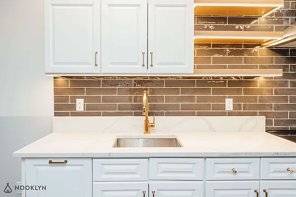 Rented by Nooklyn NYC LLC | media 160