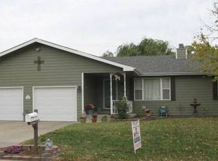 1309 Courtney Dr, Salina, KS 67401