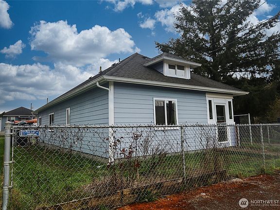 3rd image of 912 Ramer Avenue