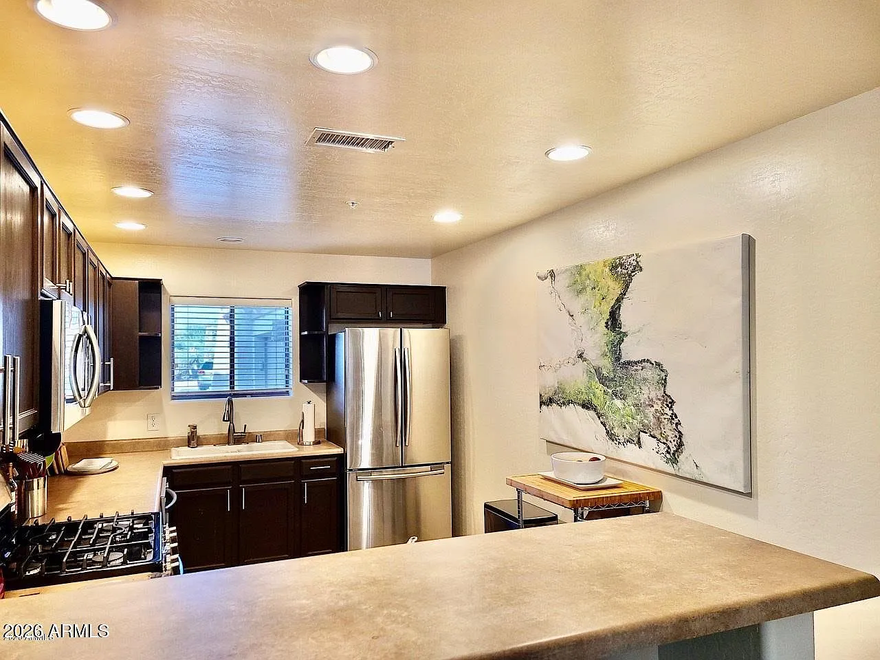 3 bed, 1729 sqft, $3,750 — Photo 2