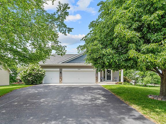 3rd image of 7595 Larabee Ave NE