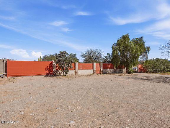 3rd image of 10366 S Summit Creek Rd