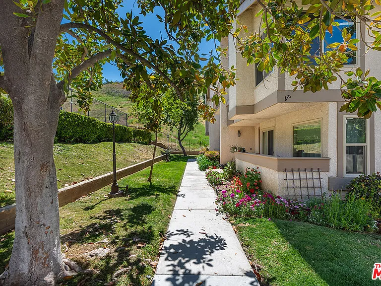 26014 Alizia Canyon Dr #C — Photo 2