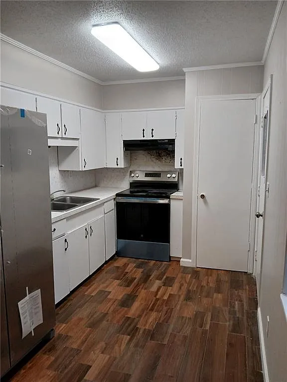 2 bed, 1.0 bath, 826 sqft, $950 — Photo 1