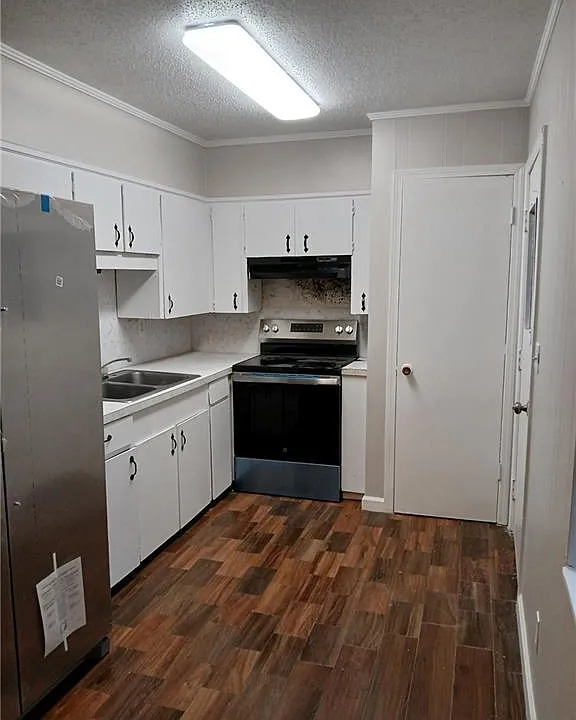 120 Foothill Dr