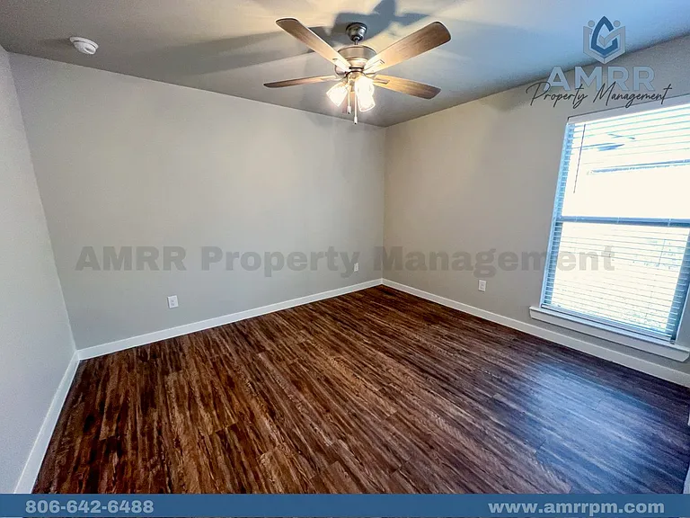 2030 Kenwood Ave — Photo 29
