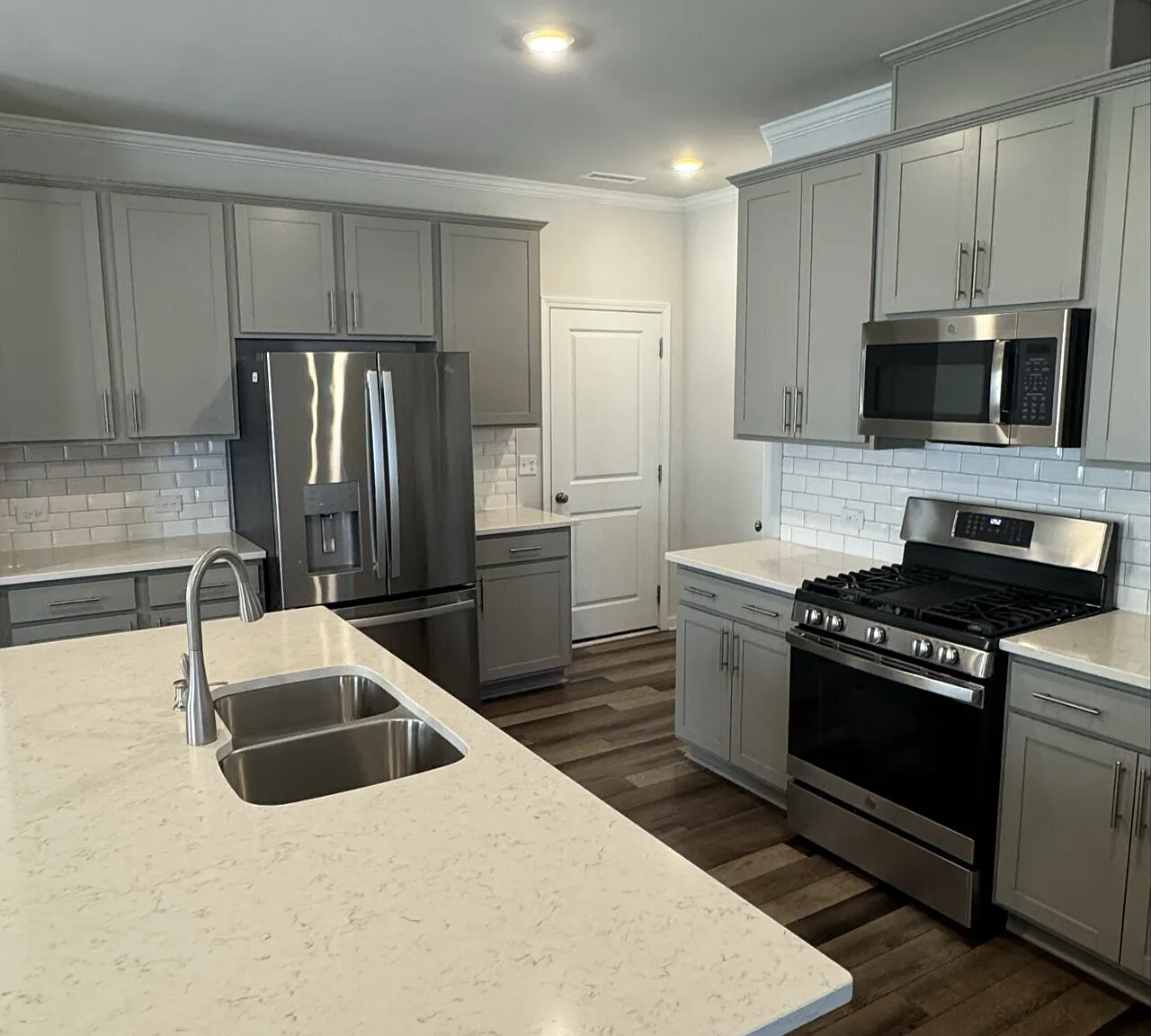 Single Family house 4b 3ba — Photo 4