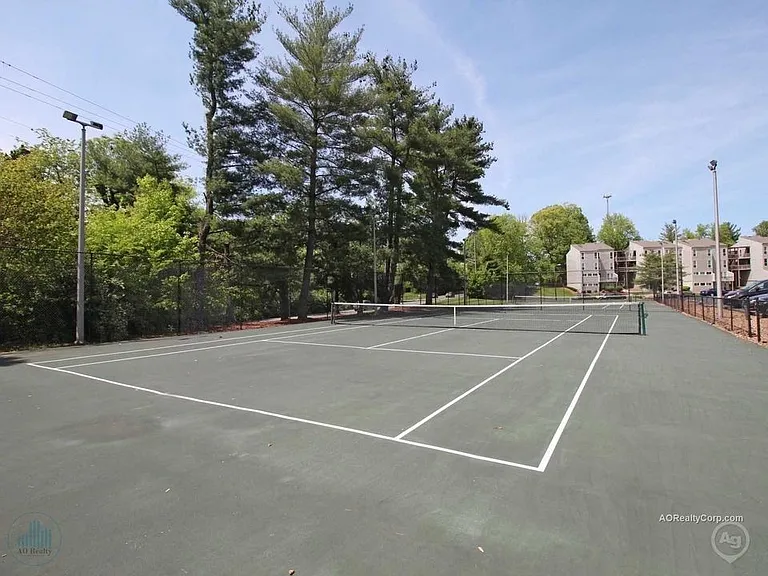 Meadowood Apartments — Photo 9