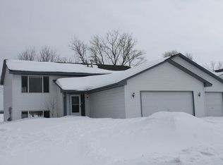 1037 Meadow St, Cologne, MN 55322