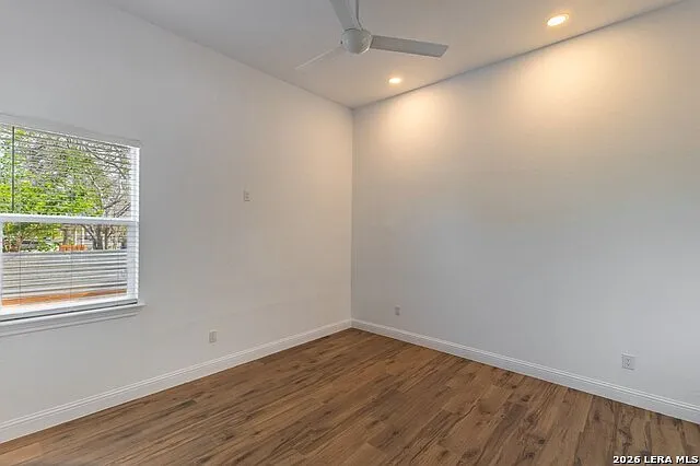 730 Avenue A — Photo 31