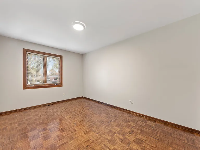 526 S 6th Ave — Photo 10