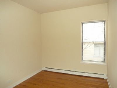5th image of 5713 N Kenmore Ave APT 2C