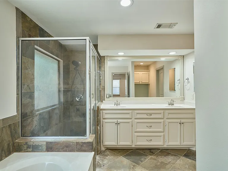 13613 Vail Dr — Photo 20