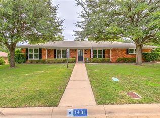 1401 Saxony Rd, Fort Worth, TX 76116